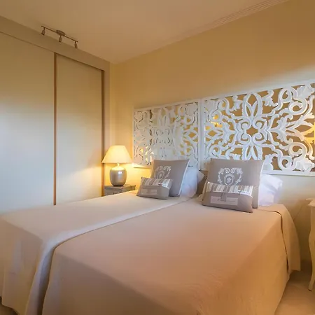 Apartman Luxurious Near The *
