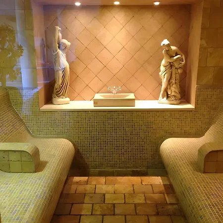 Luxurious Near The Apartman *